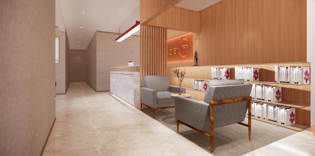 Happy Dragon Hotel -- Nearby Tiananmen Square & Forbidden City & Wangfujing Street & Line 5,6,8 Subway Nearby & Free Coffee & Free Laundry & Fluent English Speaking & Tourist Attractions Ticket Service & Free Wifi Unlimited For Western Software Beijing Bagian luar foto