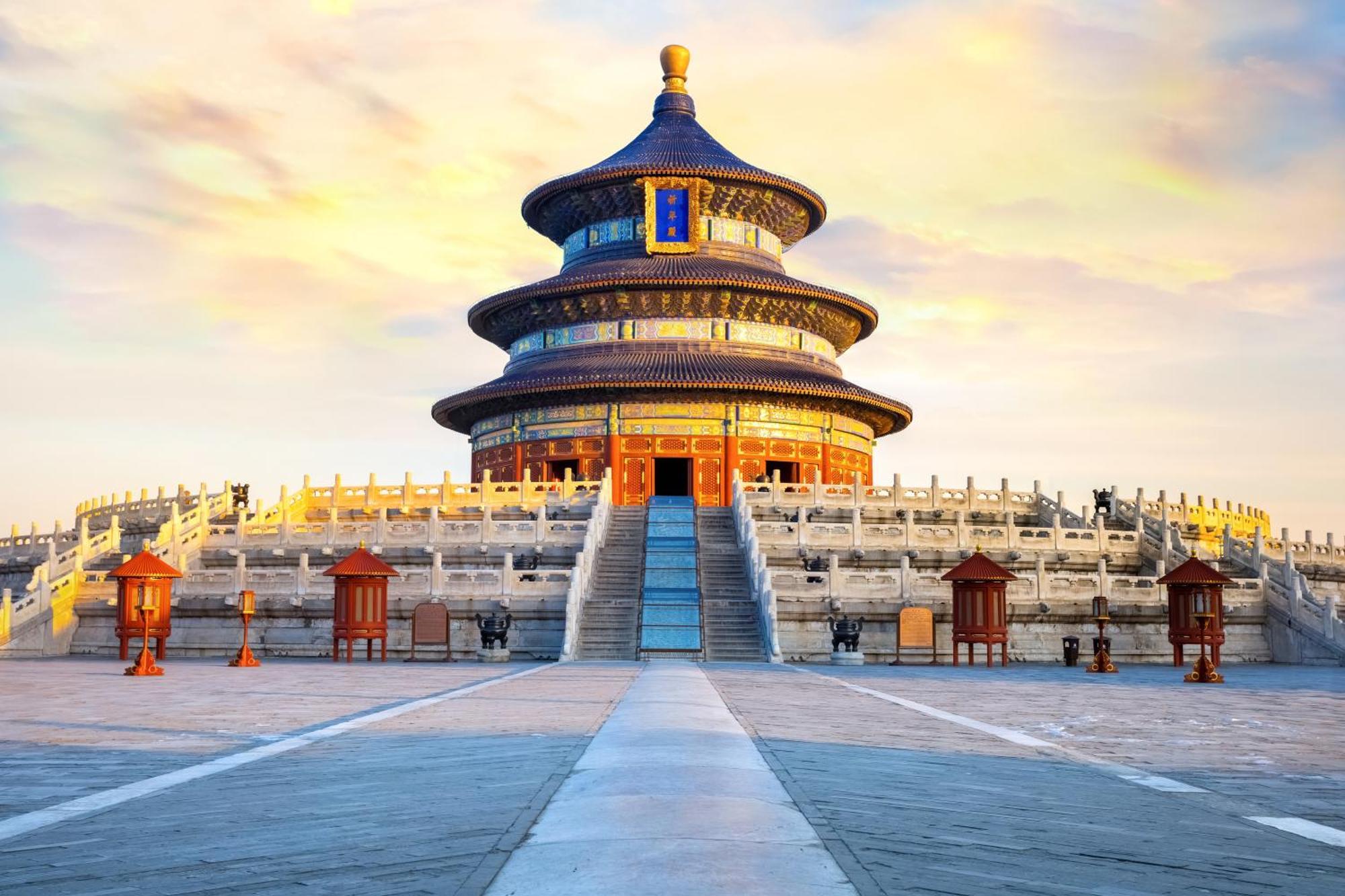 Happy Dragon Hotel -- Nearby Tiananmen Square & Forbidden City & Wangfujing Street & Line 5,6,8 Subway Nearby & Free Coffee & Free Laundry & Fluent English Speaking & Tourist Attractions Ticket Service & Free Wifi Unlimited For Western Software Beijing Bagian luar foto